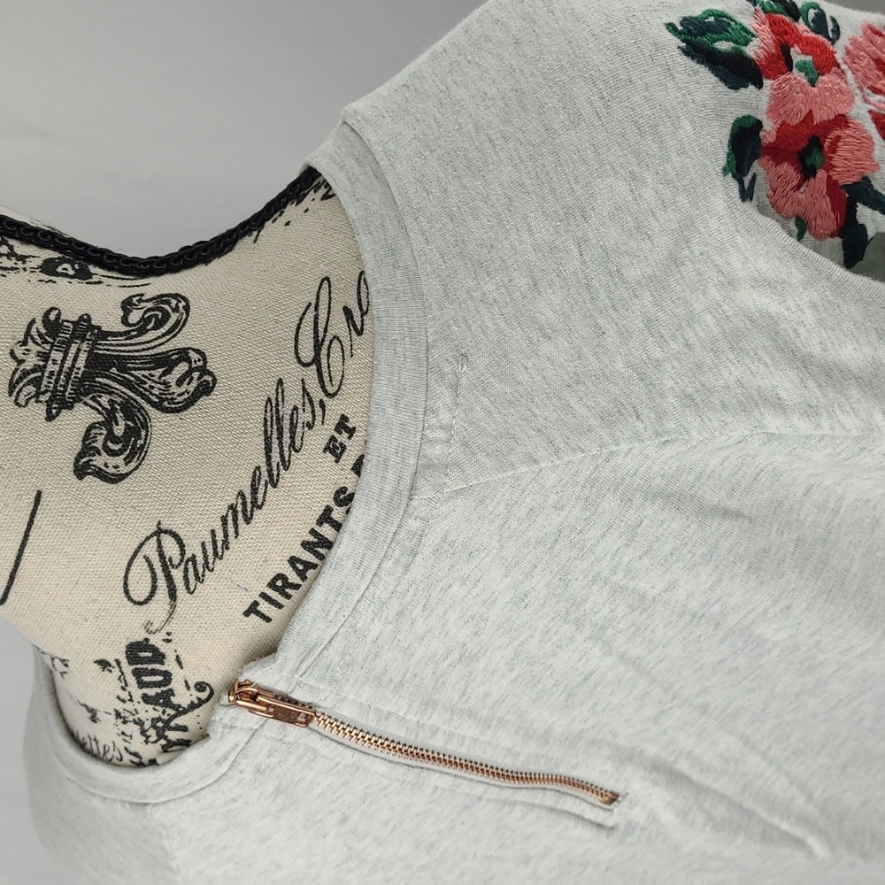 {A new day} Long Sleeve Crewneck top - Picture 6 of 7